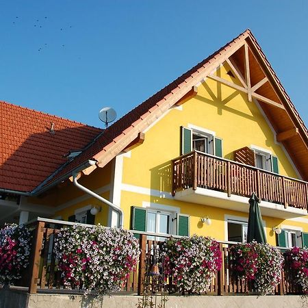 Weingut-Gaestehaus Birnstingl Гамліц Номер фото