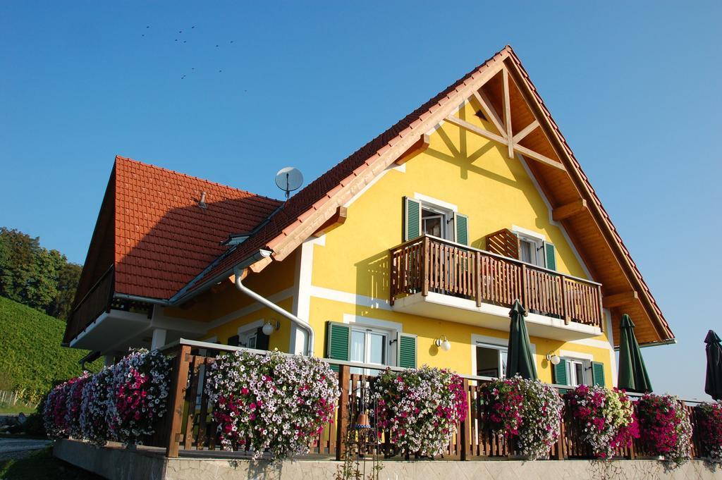 Weingut-Gaestehaus Birnstingl Гамліц Номер фото